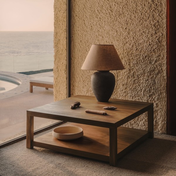 Настільна лампа Mercadal: елегантне освітлення для будь-якого інтер'єру