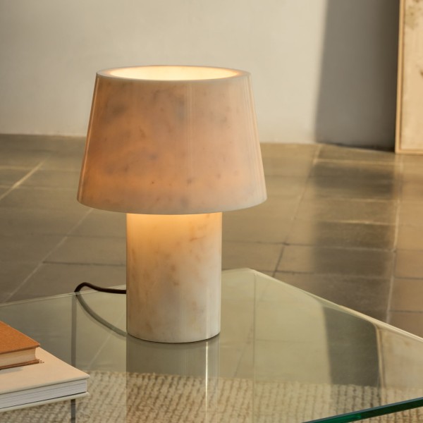 Настільна лампа Alaro – елегантний акцент у вашому інтер'єрі