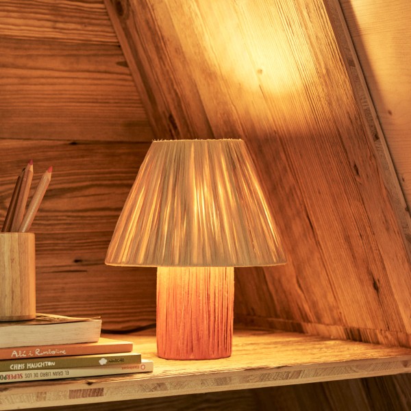 Настільна лампа Pulmi – вишукане освітлення для будь-якого інтер'єру