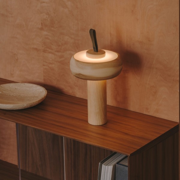 Переносна настільна лампа Luba – стильне та практичне рішення для вашого інтер'єру