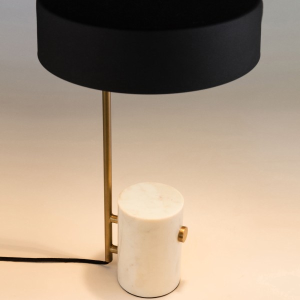 Настільна лампа Phant — стильне освітлення для вашого дому