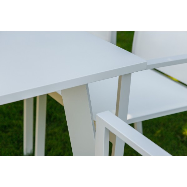 Стіл Caracas (Каракас) – стильний і практичний для вашої кухні або вулиці