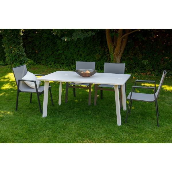 Стіл Caracas (Каракас) – стильний і практичний для вашої кухні або вулиці