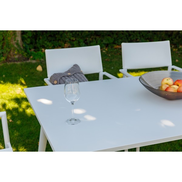 Стіл Salta — сучасний стіл для вулиці та кафе