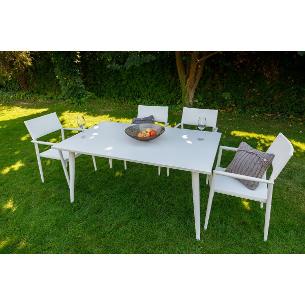 Стіл Salta — сучасний стіл для вулиці та кафе