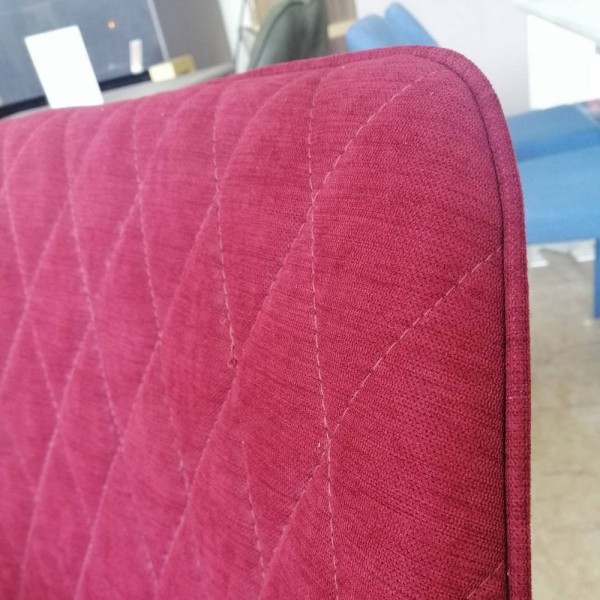 Стілець M-40 бордо - стильний вибір для вашої кухні та кафе