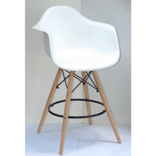 Напівбарне крісло Eames з підлокітниками