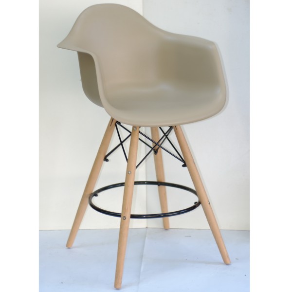 Напівбарне крісло Eames з підлокітниками