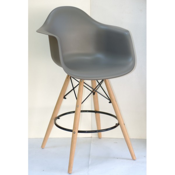 Напівбарне крісло Eames з підлокітниками