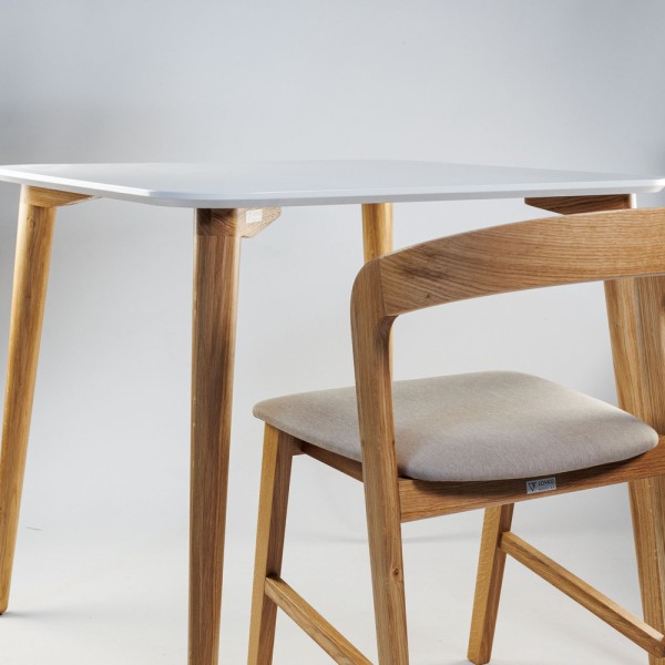 Стіл Dan 80x80 – квадратний кухонний стіл із дуба