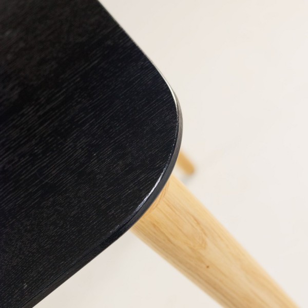 Стіл Dan 80x80 – квадратний кухонний стіл із дуба