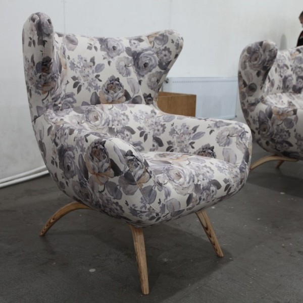 Крісло Челентано на ніжках — для стильного інтер'єру