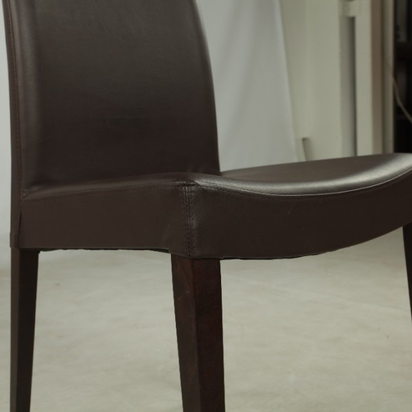 Стілець Левіс – стиль та комфорт для вашої кухні та кафе