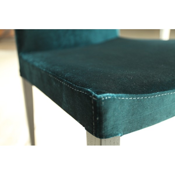 Стілець Левіс – стиль та комфорт для вашої кухні та кафе