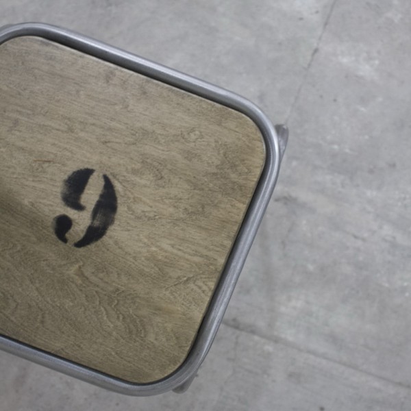 Табурет 1950 – сучасний стиль та комфорт