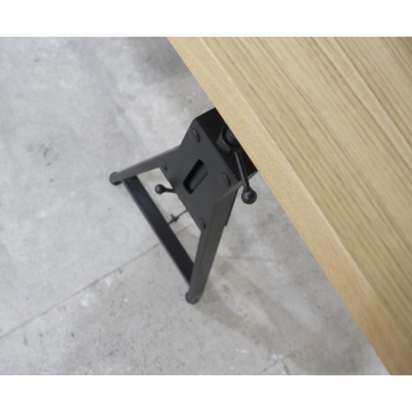 Стіл IQ3 – стильний та функціональний стіл для вашої кухні