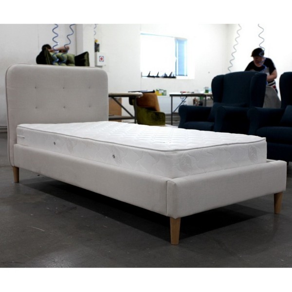 Ліжко Монтана на ніжках – стильне та надійне для вашої спальні