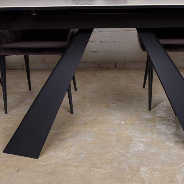 Стіл Delta 130-200 см - сучасний розкладний стіл для вашої кухні