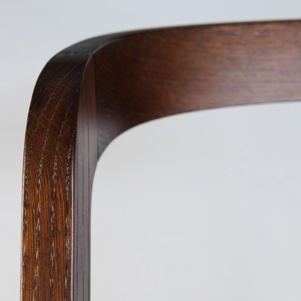 Cтілець Sova: Сучасний дизайн для вашого інтер'єру