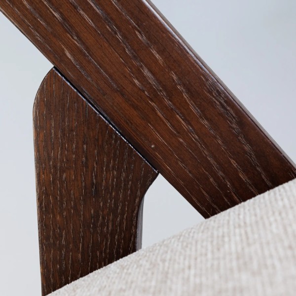 Cтілець Sova: Сучасний дизайн для вашого інтер'єру