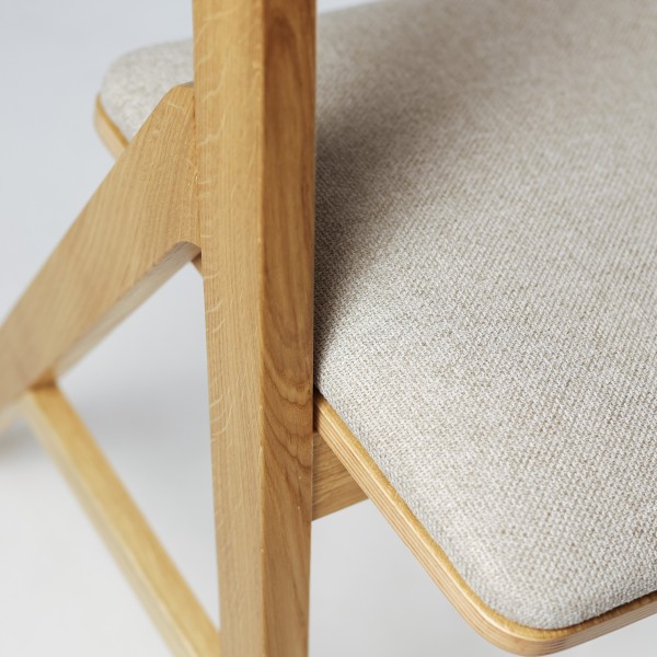 Cтілець Sova: Сучасний дизайн для вашого інтер'єру