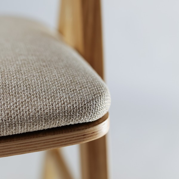 Cтілець Sova: Сучасний дизайн для вашого інтер'єру