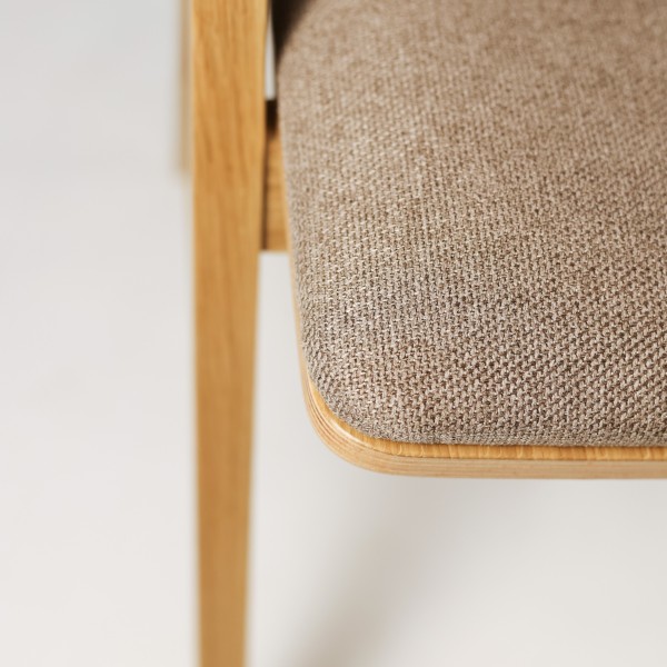 Cтілець Sova: Сучасний дизайн для вашого інтер'єру