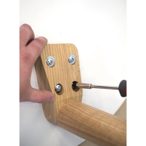 Стіл Dan круглий natural - ідеальний вибір для кухні та кафе