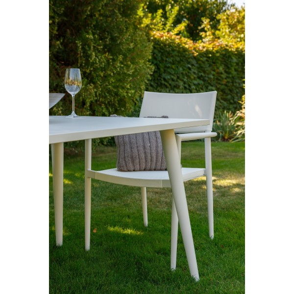 Стілець Salta — стиль та комфорт для вашого дому та саду