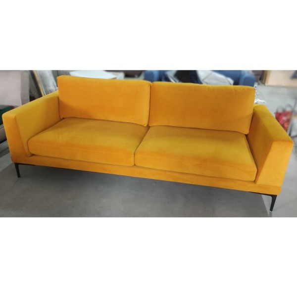 Прямий диван Kelly - комфорт та стиль для вашої вітальні