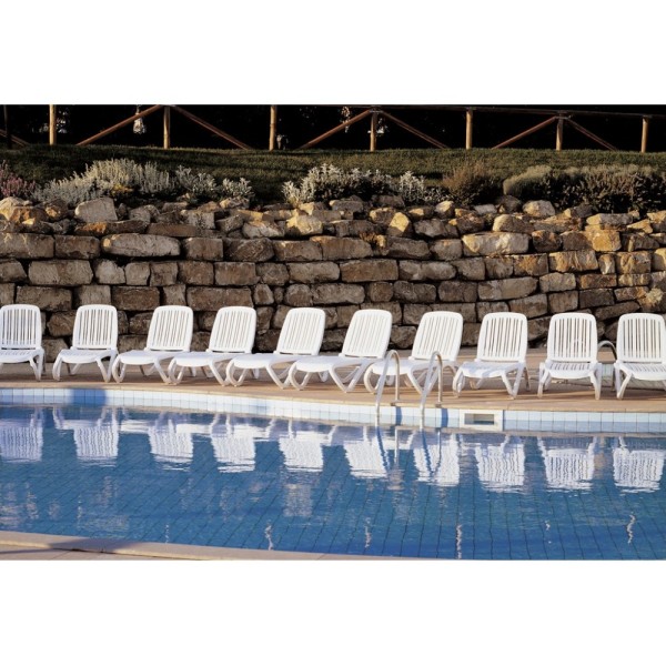 Шезлонг Tropico – комфорт для вашого саду або тераси