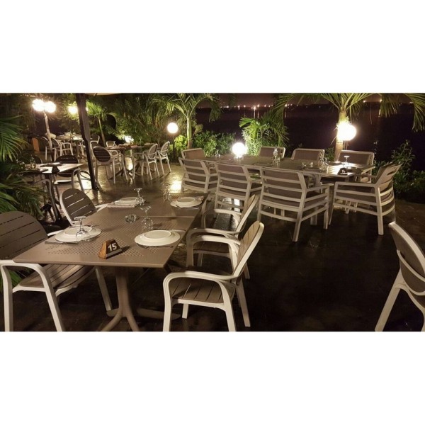 Стіл Clip 80 – стиль та функціональність для вашого інтер'єру