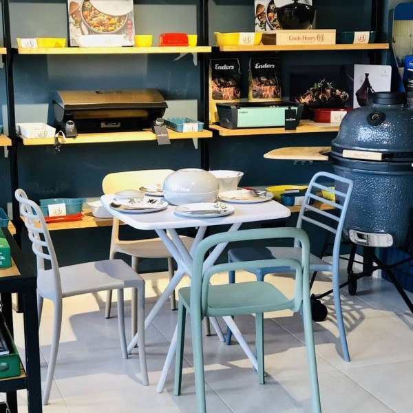 Стіл Noon - сучасний стіл для кухні та вулиці