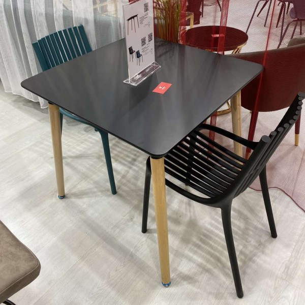 Стіл TM-30 чорний 80х80 см – Сучасний стіл для кухні