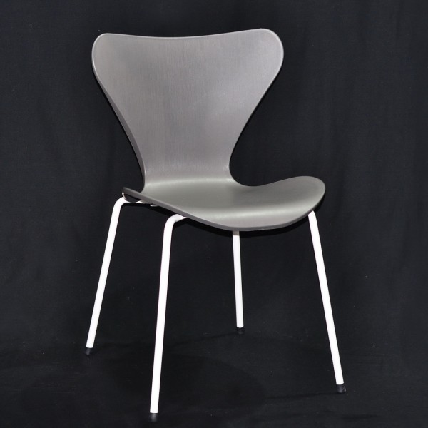 Cтілець Boom white – сучасний стиль для кухні та офісу