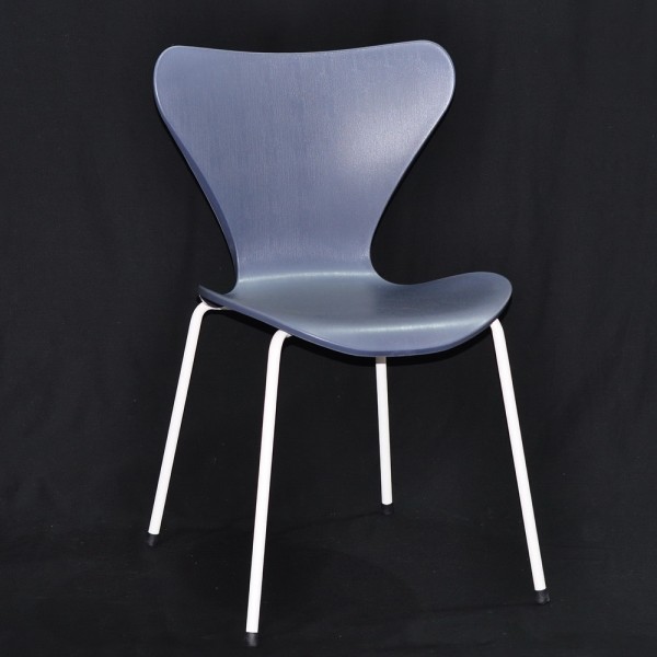 Cтілець Boom white – сучасний стиль для кухні та офісу