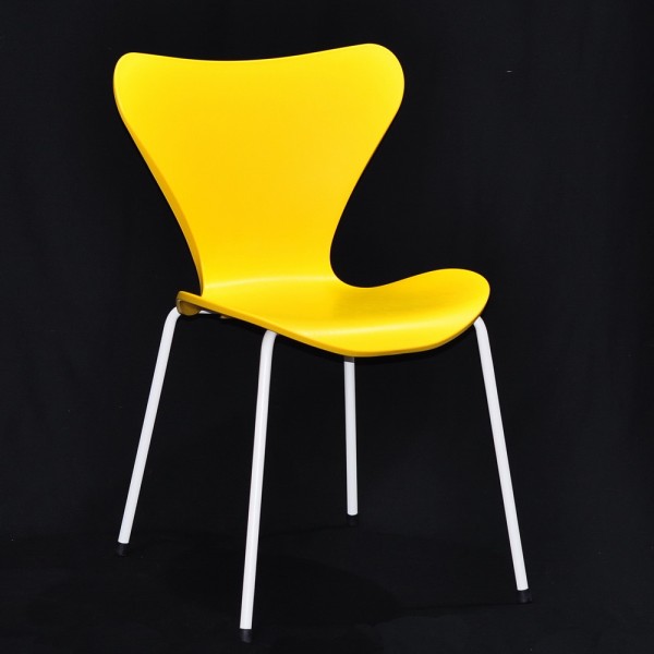 Cтілець Boom white – сучасний стиль для кухні та офісу