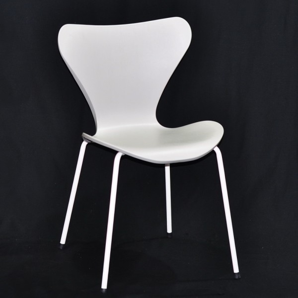 Cтілець Boom white – сучасний стиль для кухні та офісу