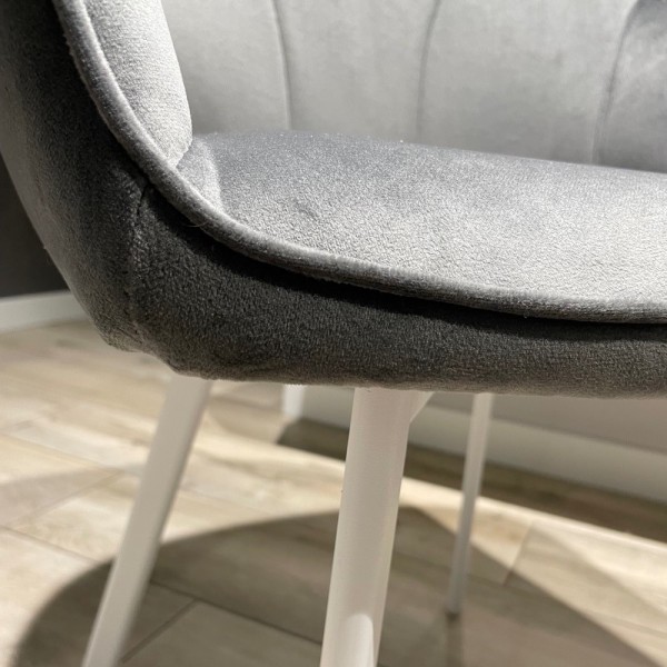 Крісло Lola — стильне рішення для вашого інтер'єру