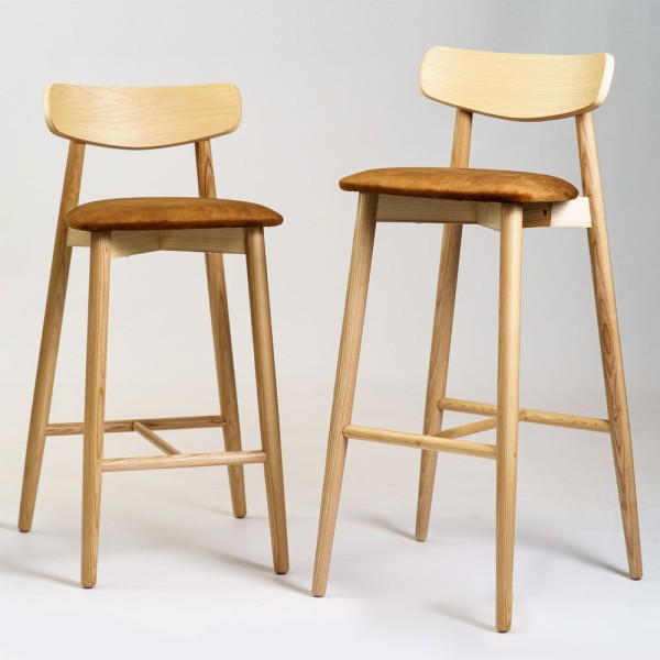 Напівбарний стілець Dan