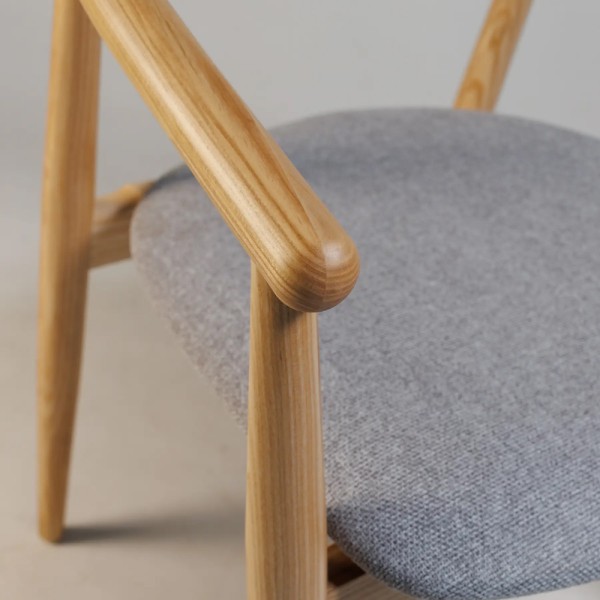 Стілець Mamont з натурального ясена – для вашої кухні або кафе