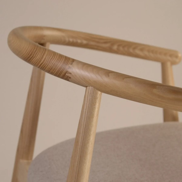 Стілець Mamont з натурального ясена – для вашої кухні або кафе