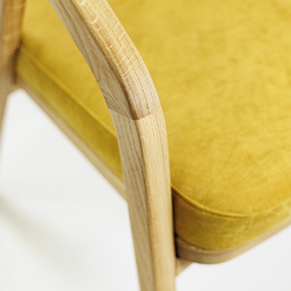 Крісло Otis натуральний дуб – для вашого комфорту та стилю