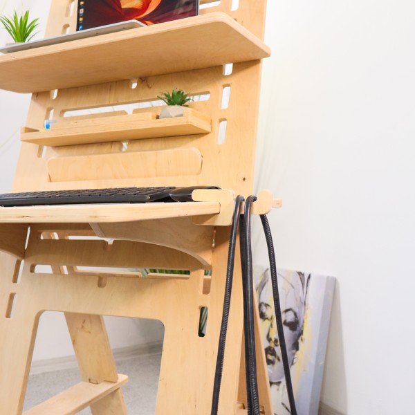 Стіл для творчості і роботи Artist