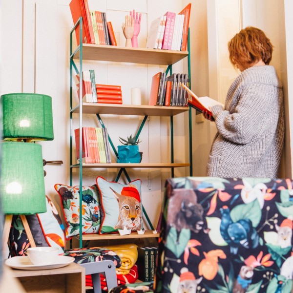 Стелаж drom09 – металевий стелаж для вітальні в стилі лофт