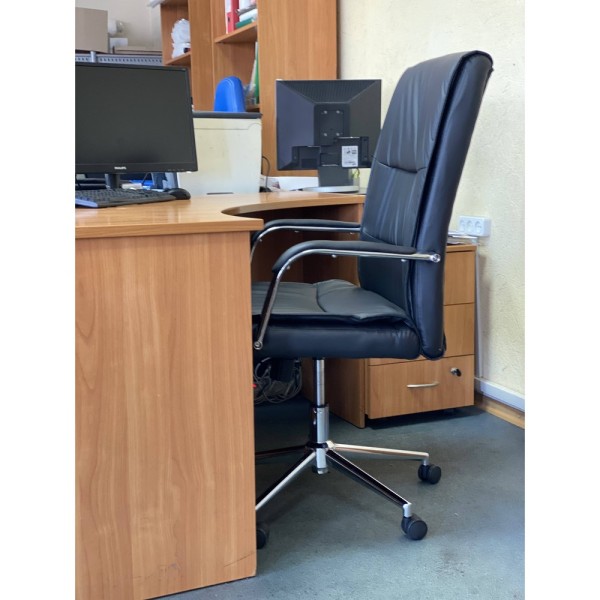 Крісло Dacotta – комфорт і стиль для вашого офісу