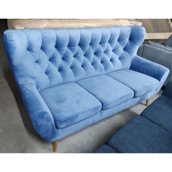 Диван Voss з трьома подушками – ідеальний комфорт для вашої вітальні