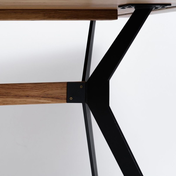 Стіл Stealth натуральний дуб — стильний вибір для кухні чи кафе