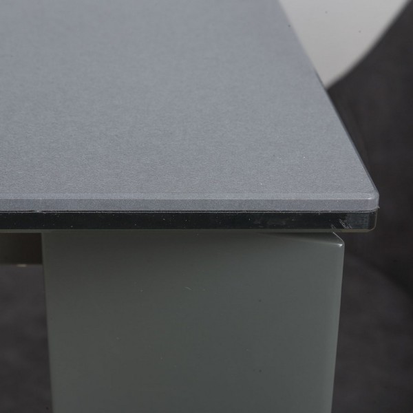 Стіл Liverpool (Ліверпуль)