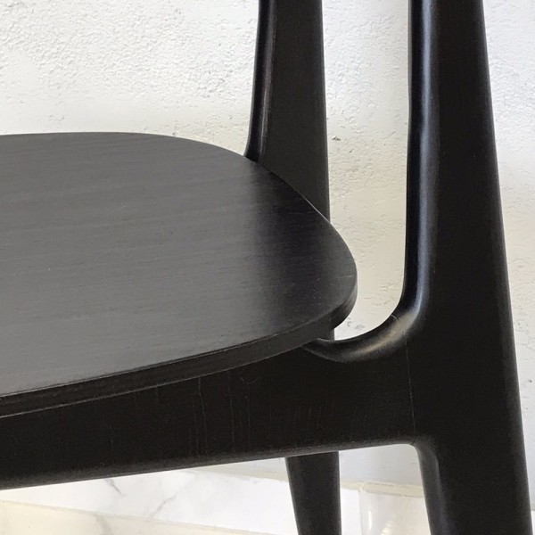 Стілець Retroville — стильний дерев’яний стілець з дуба